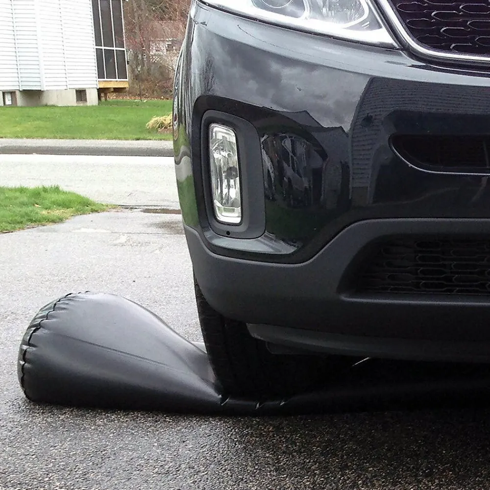 Quick Dam Universal Water Curb, Flood Control, 10" x 10', 1/Pack (QDWC1010)