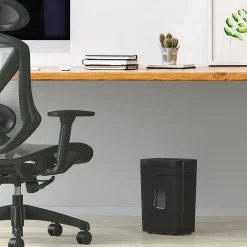 Outlet Staples 10-Sheet Micro-Cut Multi-Media Shredder (ST62150)